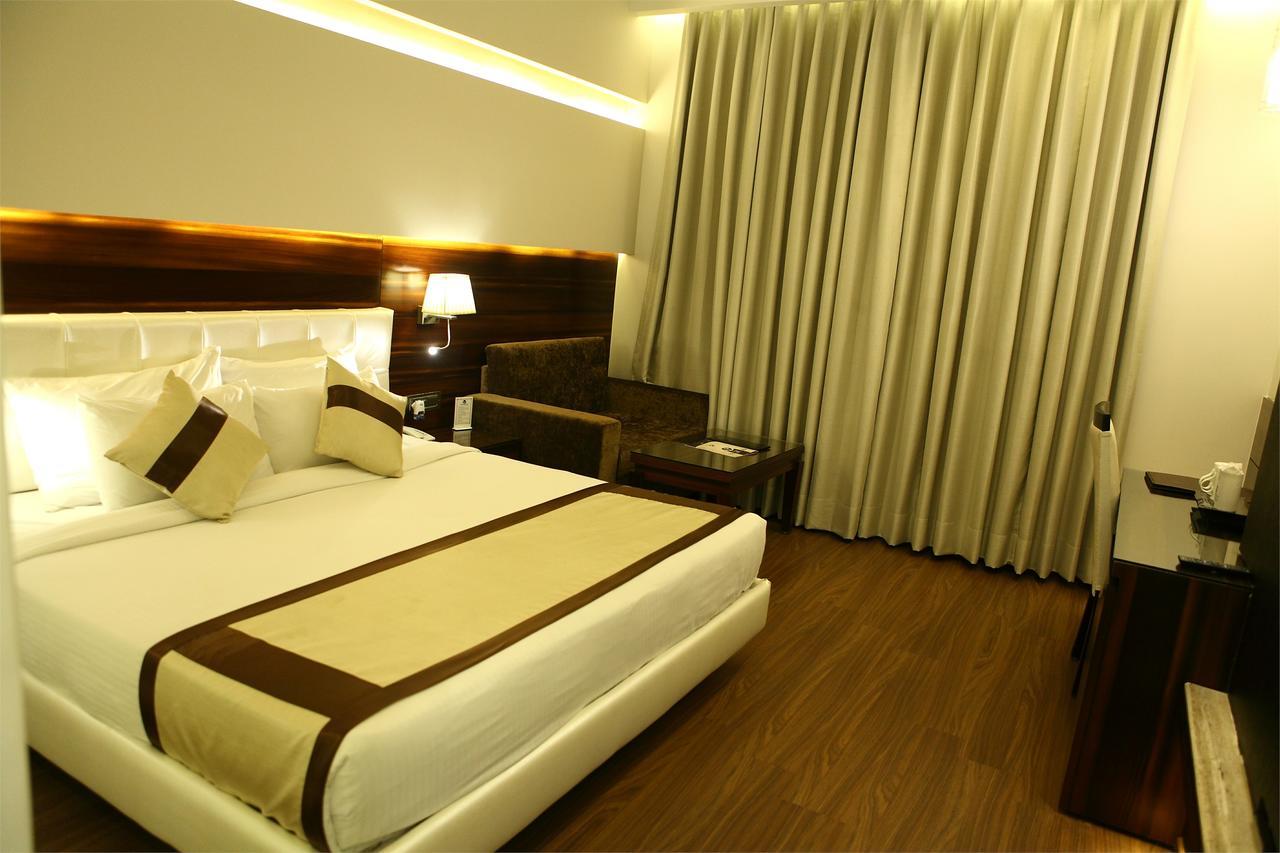 Viceroy Inn Dehradun Ngoại thất bức ảnh