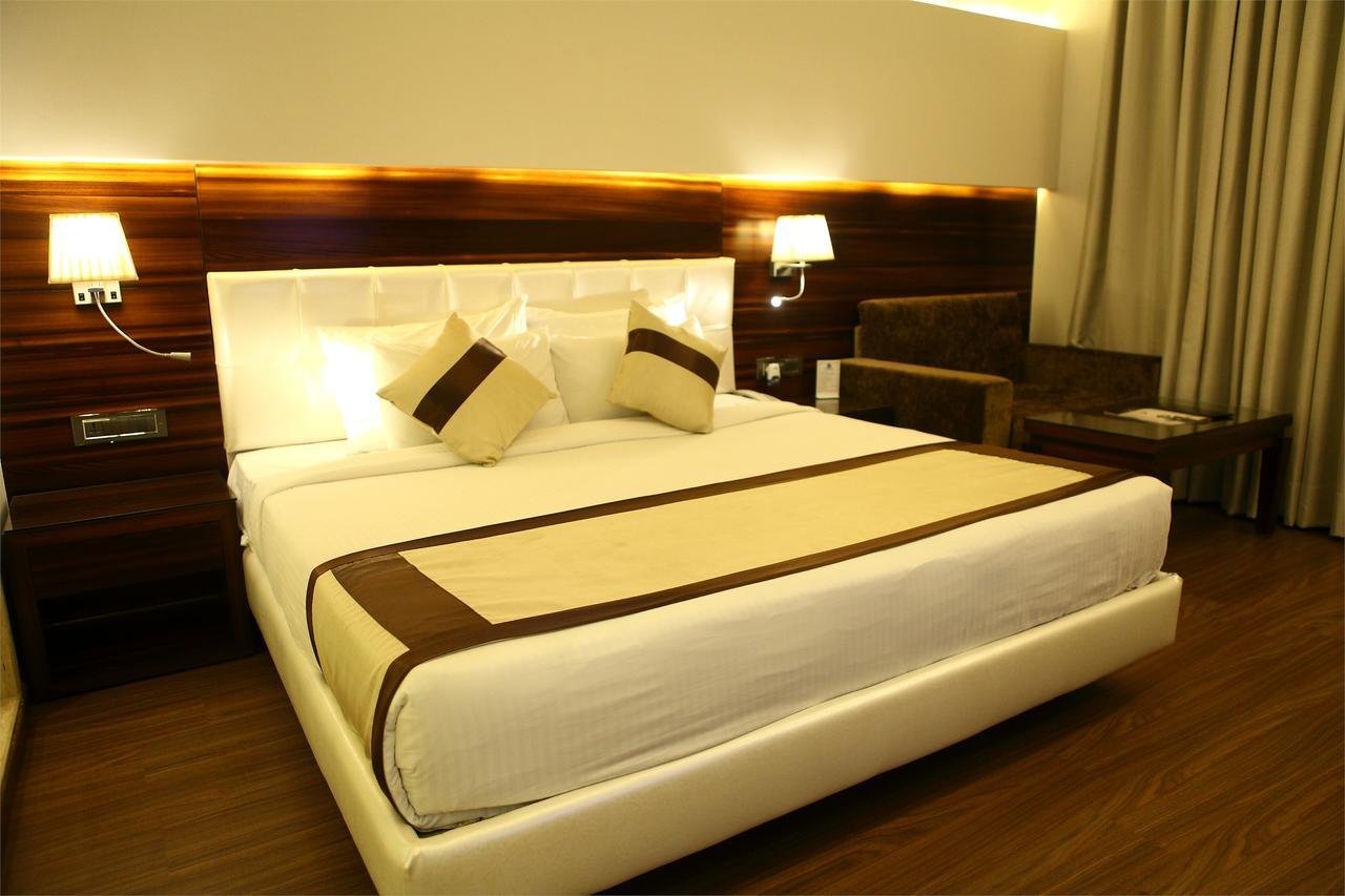Viceroy Inn Dehradun Ngoại thất bức ảnh