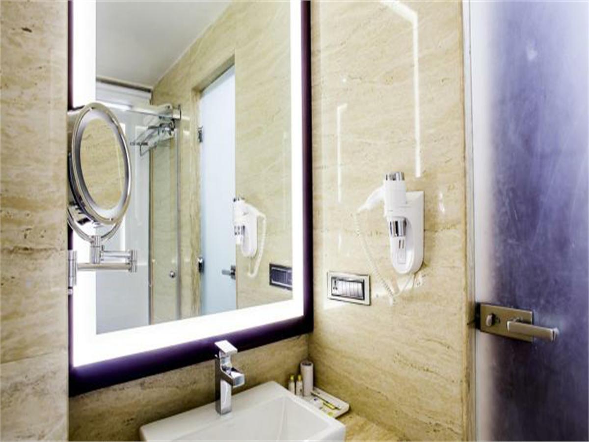Viceroy Inn Dehradun Ngoại thất bức ảnh