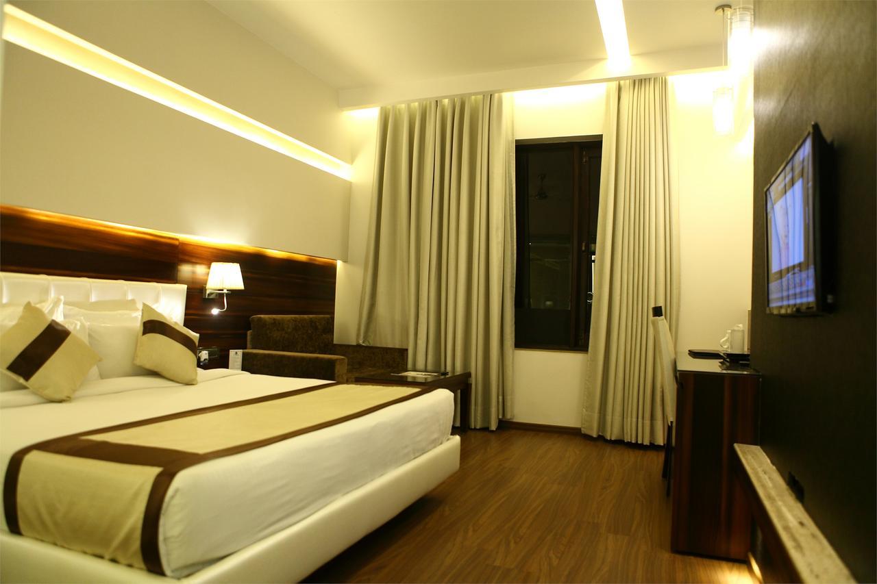 Viceroy Inn Dehradun Ngoại thất bức ảnh